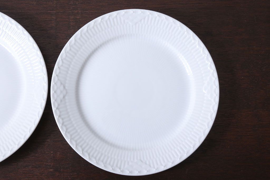 アンティーク雑貨　中古　ROYAL COPENHAGEN(ロイヤルコペンハーゲン)　WHITE FLUTED HALF LACE(ホワイトフルーテッド・ハーフレース) 25cmプレート(大皿)2枚セット(洋食器)