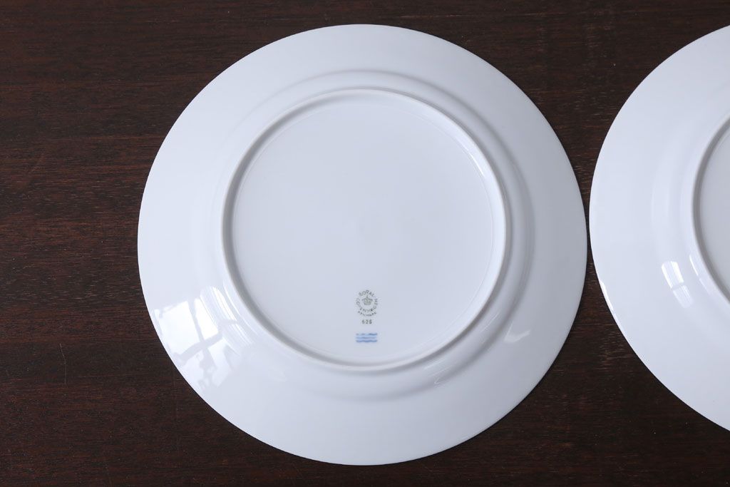 アンティーク雑貨　中古　ROYAL COPENHAGEN(ロイヤルコペンハーゲン)　WHITE FLUTED HALF LACE(ホワイトフルーテッド・ハーフレース) 25cmプレート(大皿)2枚セット(洋食器)