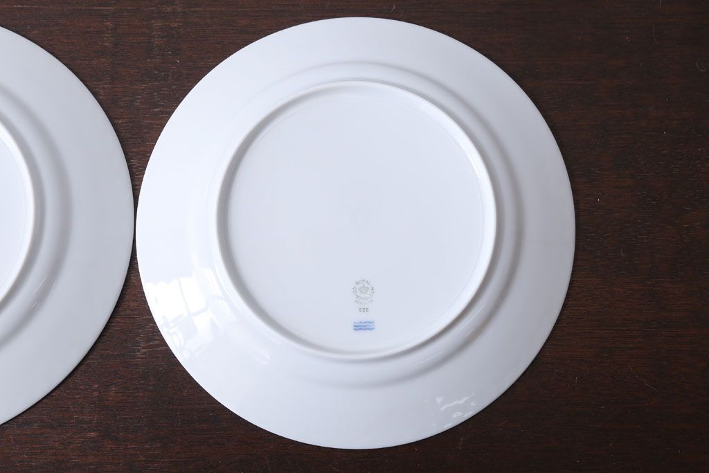 アンティーク雑貨　中古　ROYAL COPENHAGEN(ロイヤルコペンハーゲン)　WHITE FLUTED HALF LACE(ホワイトフルーテッド・ハーフレース) 25cmプレート(大皿)2枚セット(洋食器)