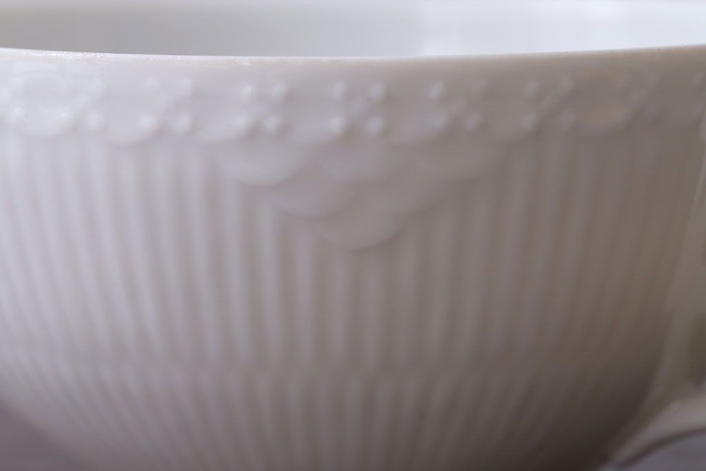 アンティーク雑貨　中古　ROYAL COPENHAGEN(ロイヤルコペンハーゲン)　WHITE FLUTED HALF LACE(ホワイトフルーテッド・ハーフレース) カップ&ソーサー2客セット(洋食器)
