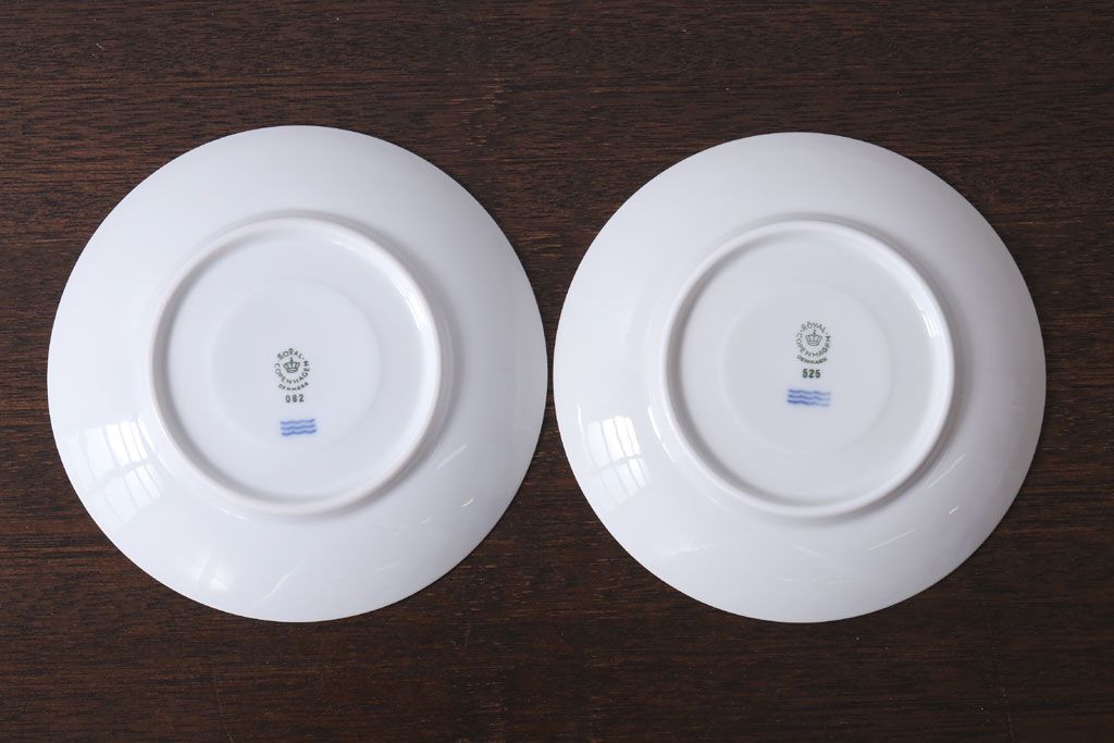 アンティーク雑貨　中古　ROYAL COPENHAGEN(ロイヤルコペンハーゲン)　WHITE FLUTED HALF LACE(ホワイトフルーテッド・ハーフレース) カップ&ソーサー2客セット(洋食器)