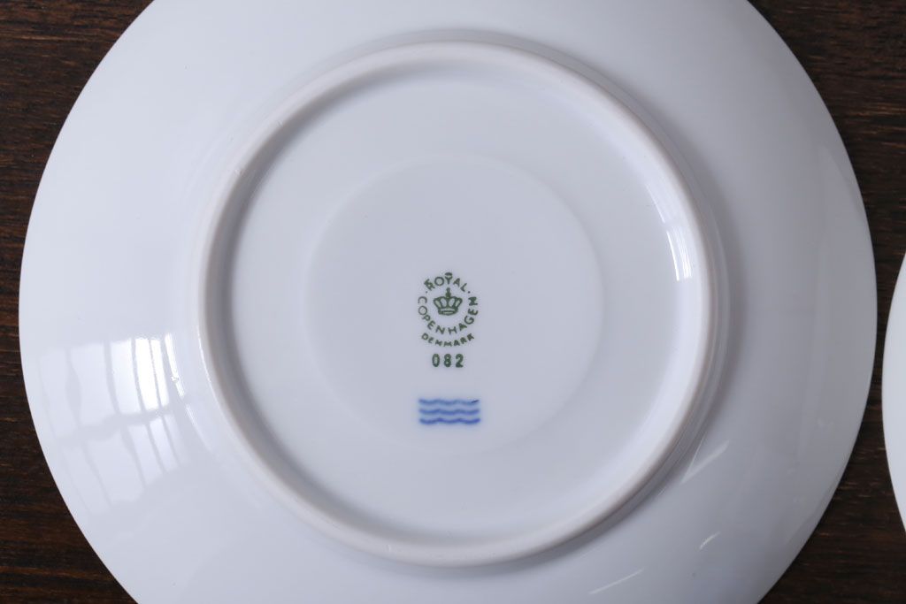 アンティーク雑貨　中古　ROYAL COPENHAGEN(ロイヤルコペンハーゲン)　WHITE FLUTED HALF LACE(ホワイトフルーテッド・ハーフレース) カップ&ソーサー2客セット(洋食器)