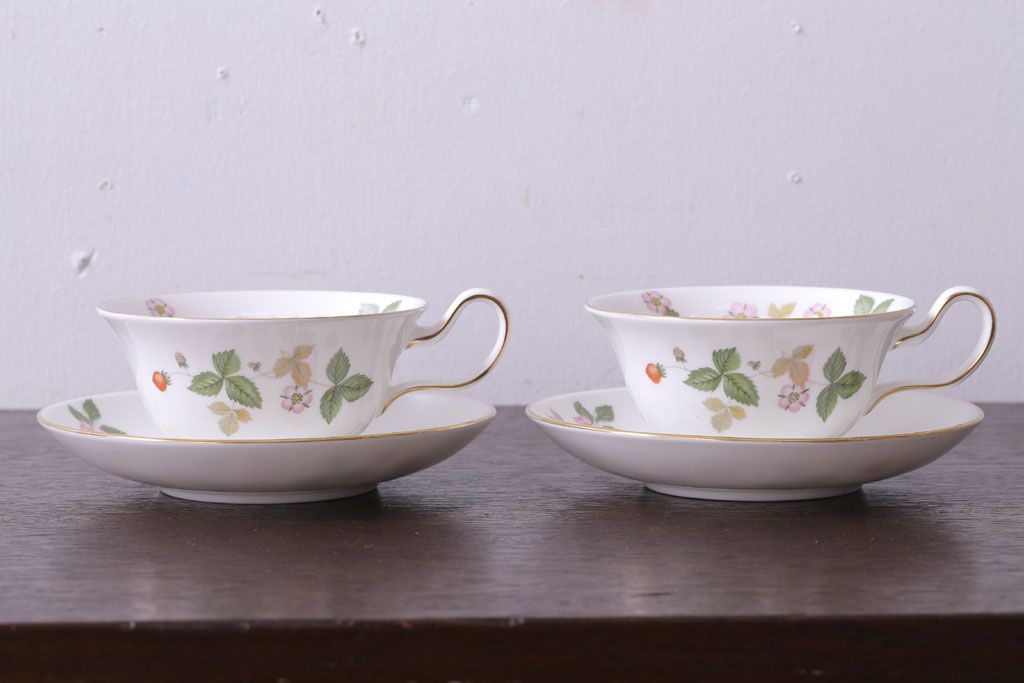 中古　イギリスWedgwood(ウェッジウッド) ワイルドストロベリー　カップ&ソーサー2客(洋食器)(2)