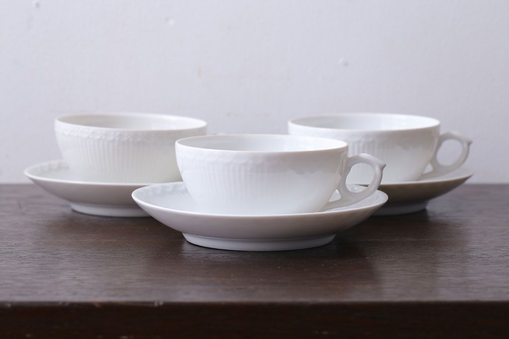 アンティーク雑貨　中古　ROYAL COPENHAGEN(ロイヤルコペンハーゲン)　WHITE FLUTED HALF LACE(ホワイトフルーテッド・ハーフレース) カップ&ソーサー3客セット(洋食器)