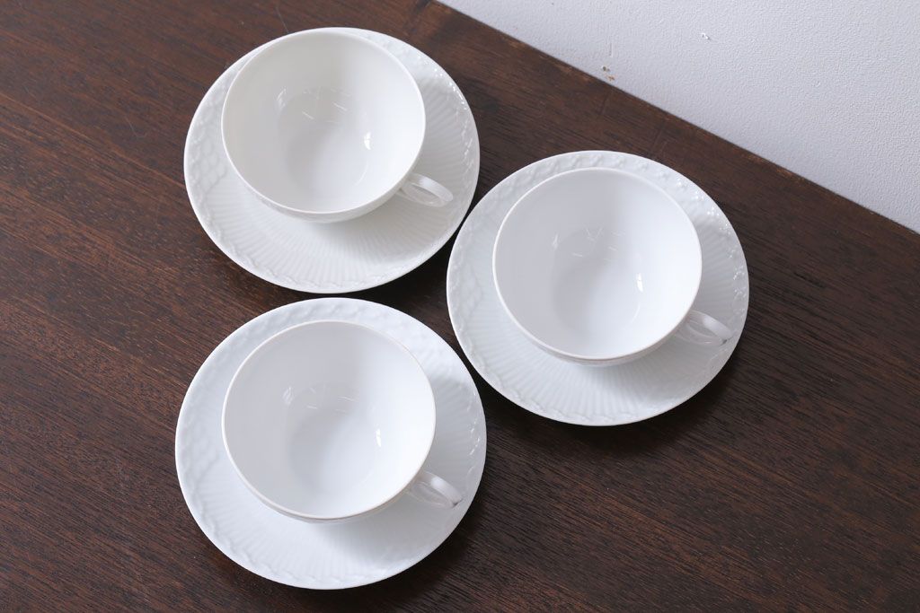 アンティーク雑貨　中古　ROYAL COPENHAGEN(ロイヤルコペンハーゲン)　WHITE FLUTED HALF LACE(ホワイトフルーテッド・ハーフレース) カップ&ソーサー3客セット(洋食器)