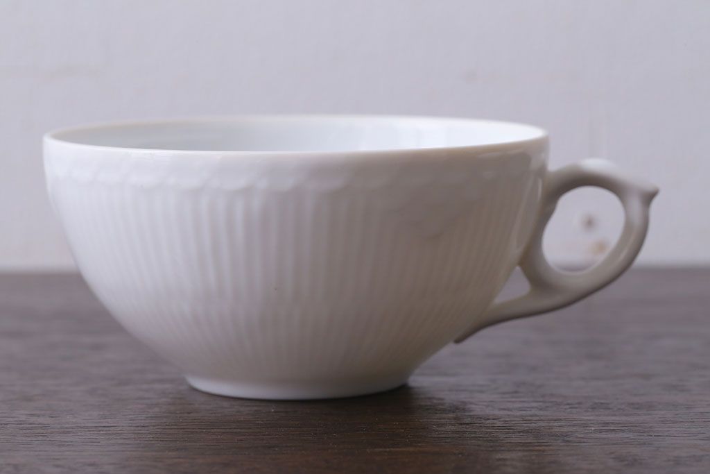 アンティーク雑貨　中古　ROYAL COPENHAGEN(ロイヤルコペンハーゲン)　WHITE FLUTED HALF LACE(ホワイトフルーテッド・ハーフレース) カップ&ソーサー3客セット(洋食器)