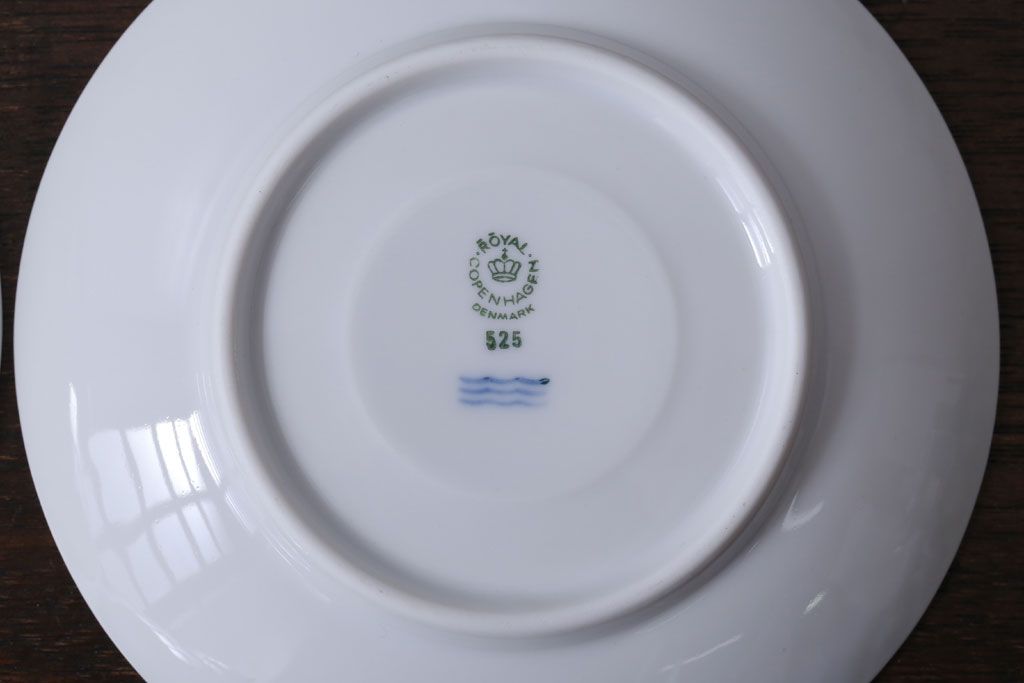 アンティーク雑貨　中古　ROYAL COPENHAGEN(ロイヤルコペンハーゲン)　WHITE FLUTED HALF LACE(ホワイトフルーテッド・ハーフレース) カップ&ソーサー3客セット(洋食器)