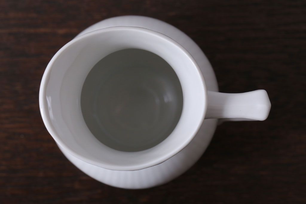アンティーク雑貨　中古　ROYAL COPENHAGEN(ロイヤルコペンハーゲン)　WHITE FLUTED HALF LACE(ホワイトフルーテッド・ハーフレース) ポット・クリーマー2点セット(洋食器)