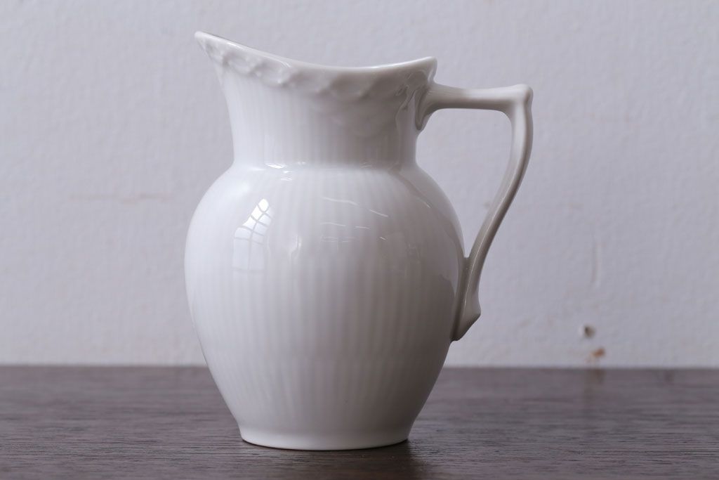 アンティーク雑貨　中古　ROYAL COPENHAGEN(ロイヤルコペンハーゲン)　WHITE FLUTED HALF LACE(ホワイトフルーテッド・ハーフレース) ポット・クリーマー2点セット(洋食器)