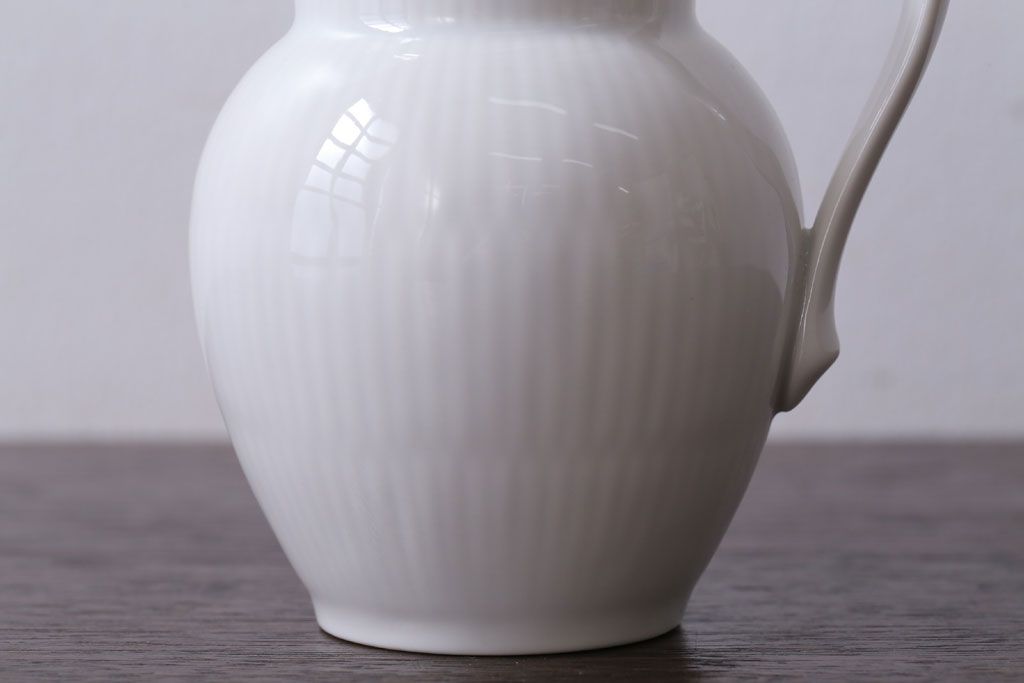 アンティーク雑貨　中古　ROYAL COPENHAGEN(ロイヤルコペンハーゲン)　WHITE FLUTED HALF LACE(ホワイトフルーテッド・ハーフレース) ポット・クリーマー2点セット(洋食器)