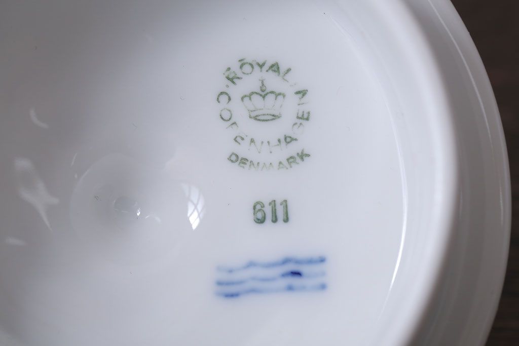 アンティーク雑貨　中古　ROYAL COPENHAGEN(ロイヤルコペンハーゲン)　WHITE FLUTED HALF LACE(ホワイトフルーテッド・ハーフレース) ポット・クリーマー2点セット(洋食器)
