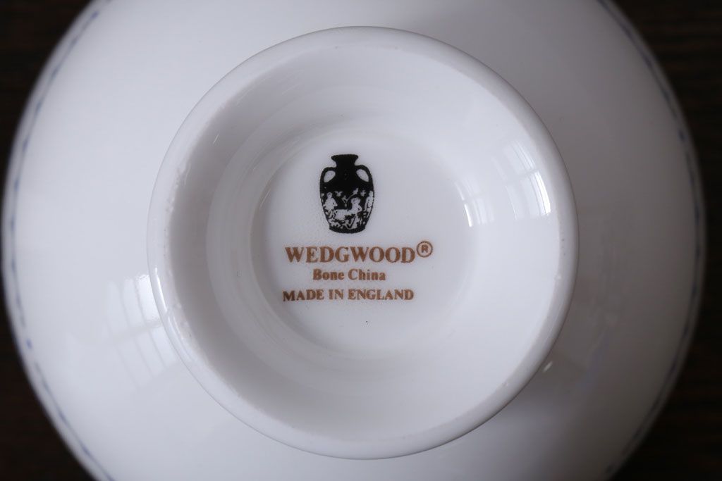 中古　イギリス　Wedgwood(ウェッジウッド)　GARDENIA(ガーデニア)　カップ&ソーサー・シュガー・クリーマー(洋食器)