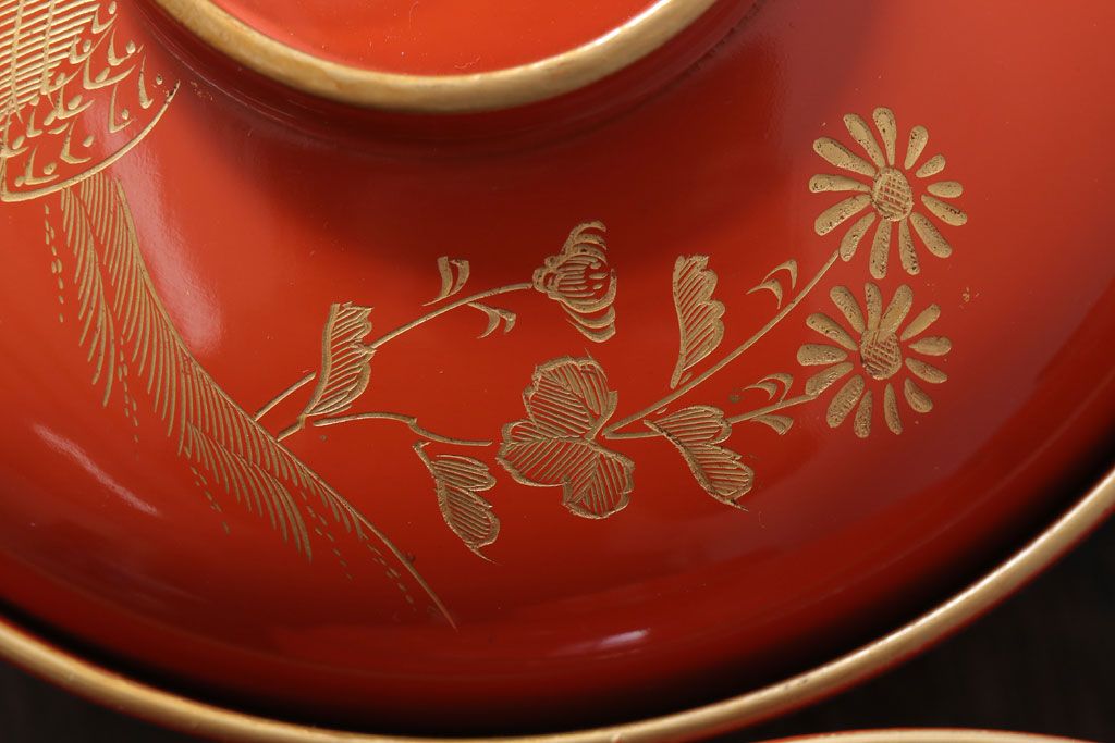和製アンティーク　上品な花鳥柄の沈金朱塗椀4客セット