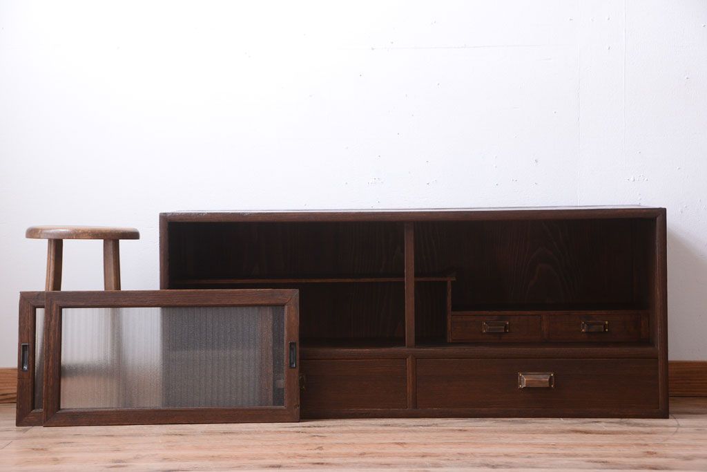アンティーク家具　和製アンティーク　銀モールガラス!古い桐箪笥ローボード(テレビボード)