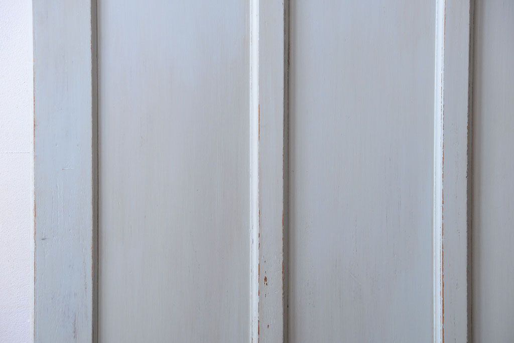 アンティークペイント　古いペンキのレトロなドア