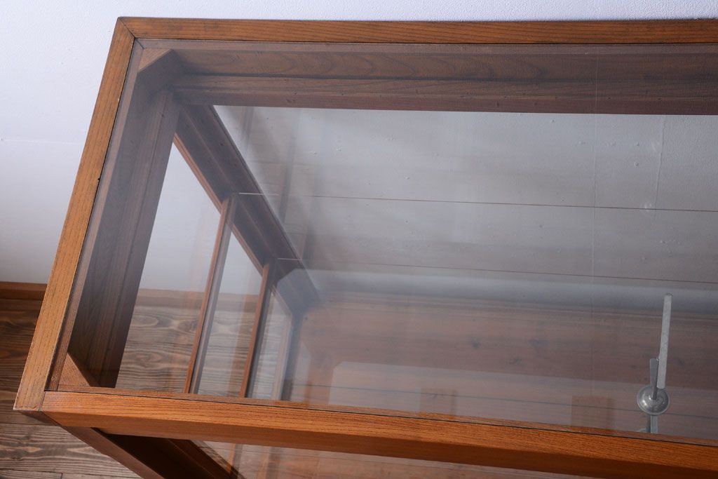 アンティーク家具　和製アンティーク　極めて珍しい逸品　上品な総欅の最高級特大ガラスケース