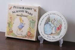 アンティーク雑貨　中古　イギリスWedgwood(ウェッジウッド)　ピーターラビット　ティーポットスタンド