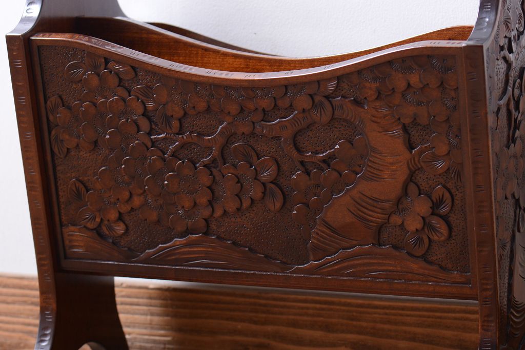 中古　民芸家具　軽井沢彫りのマガジンラック