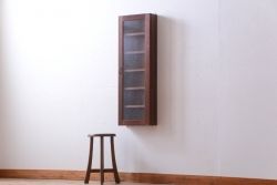 アンティーク家具　アンティーク　気泡ガラス入り!古い木製のお洒落な縦型壁掛け戸棚(2)