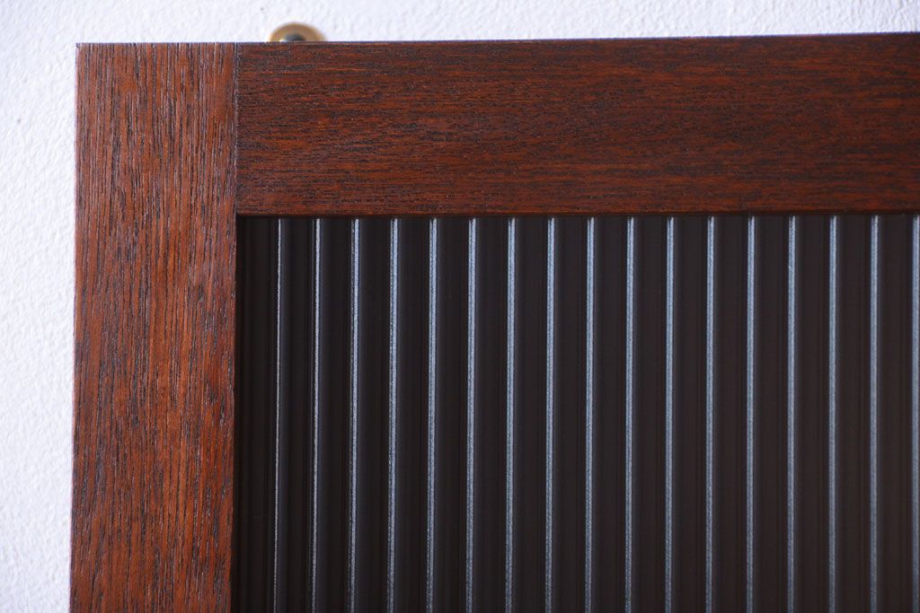 アンティーク家具　アンティーク　モールガラス入り!古い木製のお洒落な縦型壁掛け戸棚(3)
