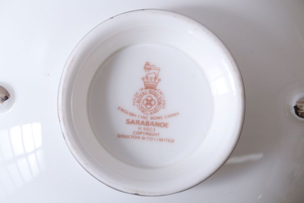 アンティーク雑貨　中古 イギリス ROYAL DOULTON(ロイヤルドルトン) SARABANDE(サラバンド)ダブルハンドルスープカップ&ソーサー(洋食器)