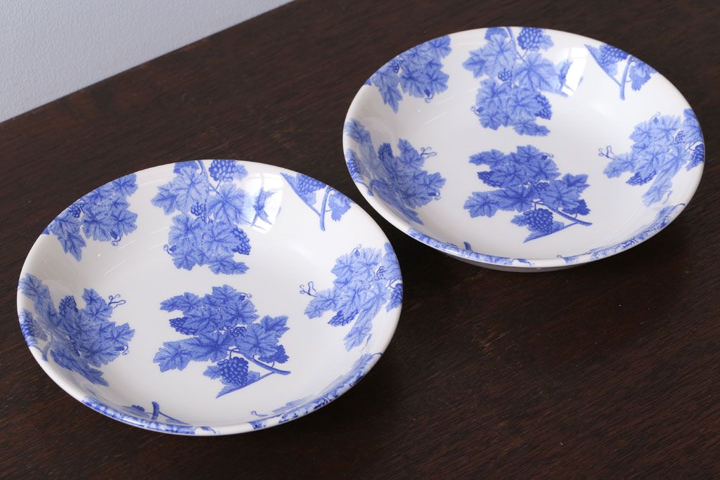 アンティーク雑貨　中古　イギリスWedgwood(ウェッジウッド) vintageblue(ビンテージブルー)深皿2枚(洋食器)