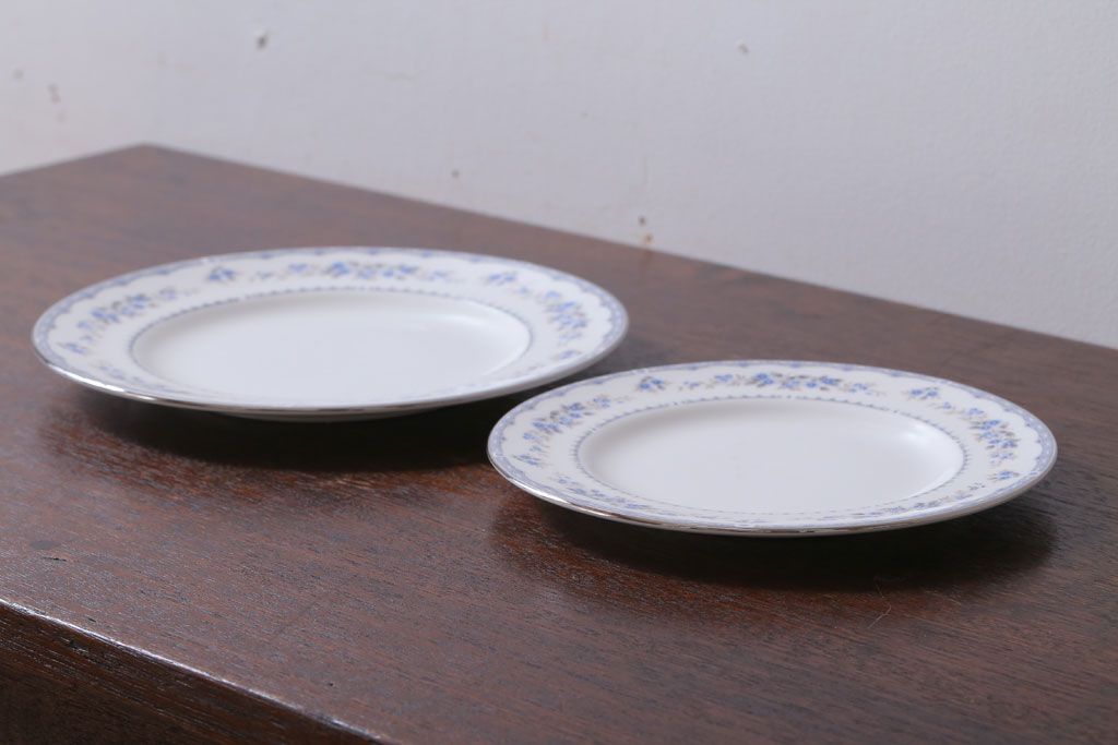 中古　イギリスWedgwood(ウェッジウッド)　GARDENIA(ガーデニア)　プレート2枚(洋食器)