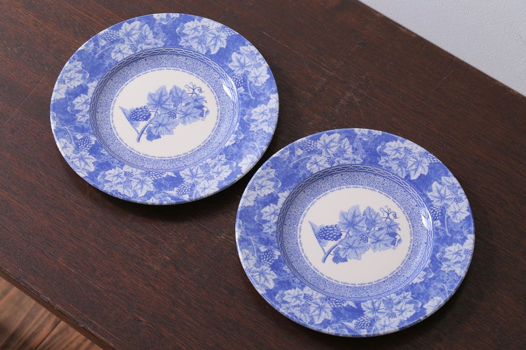 アンティーク雑貨　中古　イギリスWedgwood(ウェッジウッド) vintageblue(ビンテージブルー) 皿2枚(洋食器)