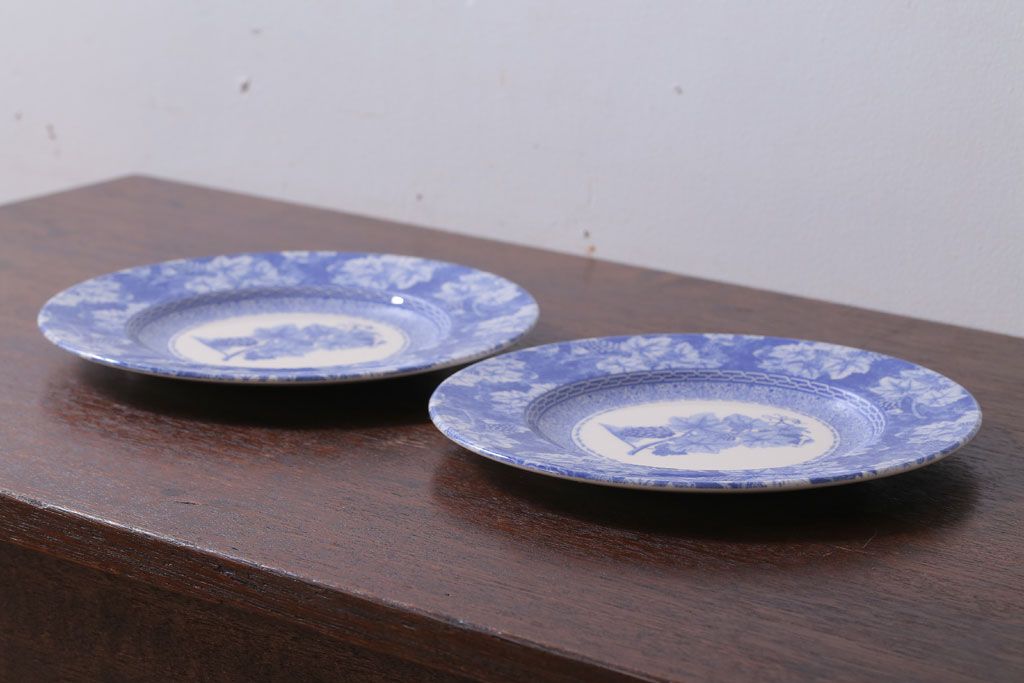 アンティーク雑貨　中古　イギリスWedgwood(ウェッジウッド) vintageblue(ビンテージブルー) 皿2枚(洋食器)