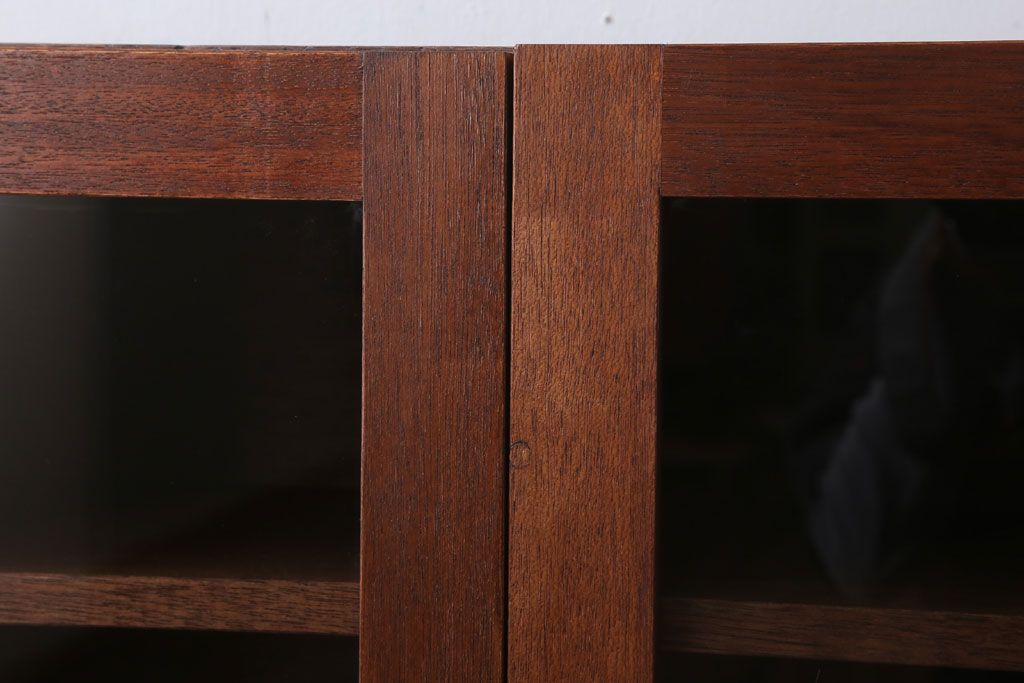 アンティーク家具　和製アンティーク　古材製!扉付きマス目棚(収納棚)