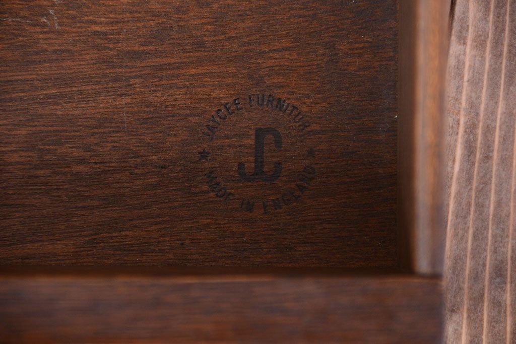 ヴィンテージ家具　イギリスビンテージ　JAYCEE FUNITURE(ジェイシー・ファニチャー)　サイドボード