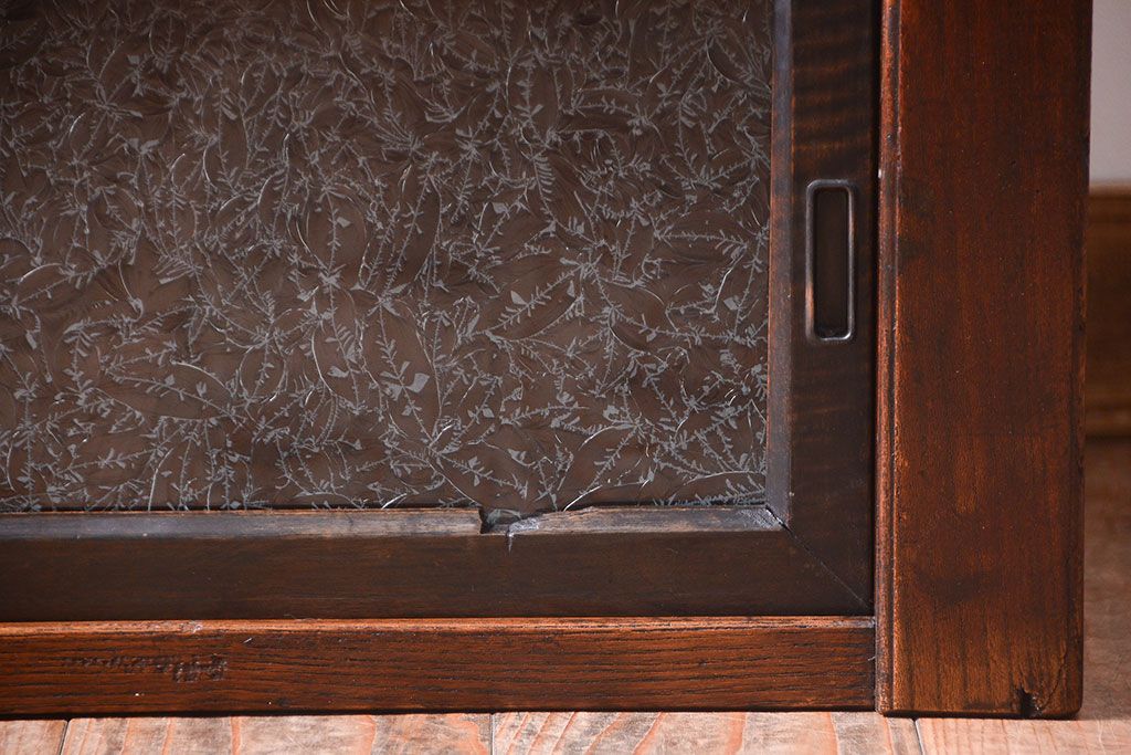 アンティーク家具　和製アンティーク　結霜ガラス引き戸の古い置床(置き床)