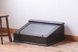 アンティーク雑貨　和製アンティーク　引き出し付き!古い木製の台形型ガラスケース