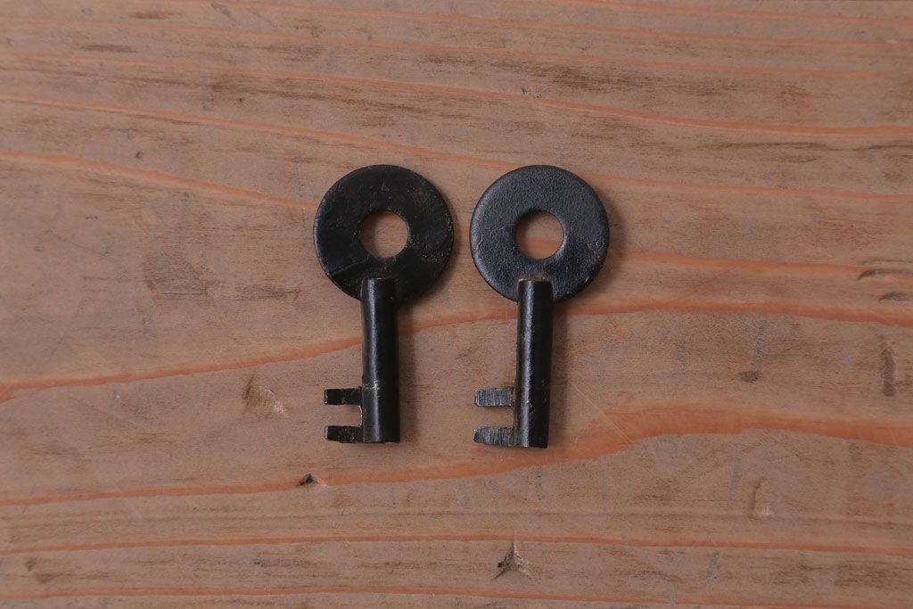 アンティーク家具　古民具・骨董　明治期　玉杢　前面欅材!厚手金具の角手仙台帳場箪笥(仙台箪笥)