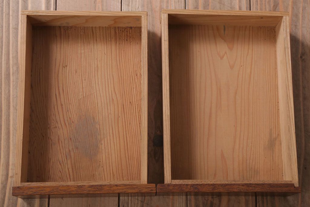 レトロ家具　昭和レトロ　引き出し2杯付き!古い木の小さな平机(デスク)