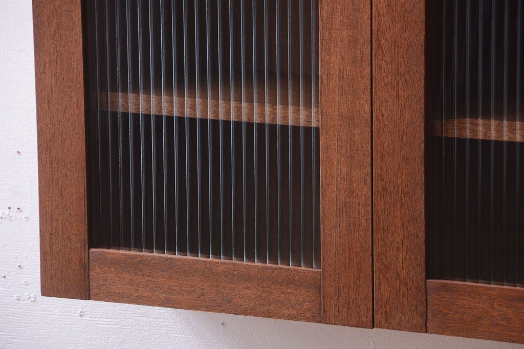 アンティーク家具　アンティーク　モールガラス入り!古い木のシンプルな壁掛け戸棚(2)