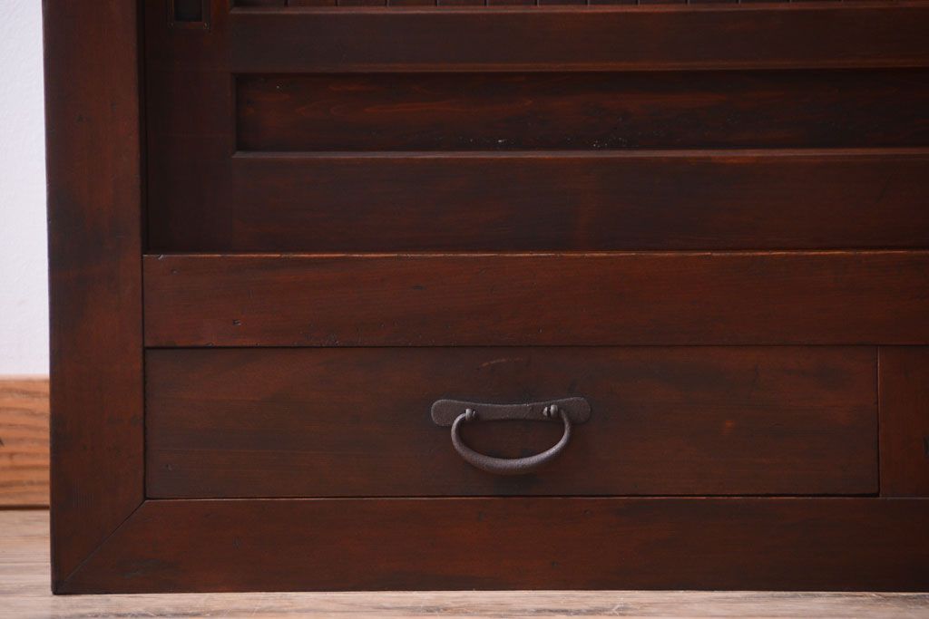 アンティーク家具　古民具・骨董　古い檜材の小ぶりで上品な二段重ね水屋箪笥