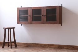 アンティーク家具　アンティーク　モールガラス入り!3つ扉の壁掛け横型キャビネット(収納棚)(3)