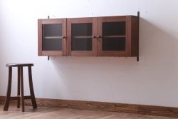 アンティーク家具　アンティーク　3つ扉の壁掛け横型キャビネット(収納棚)(3)