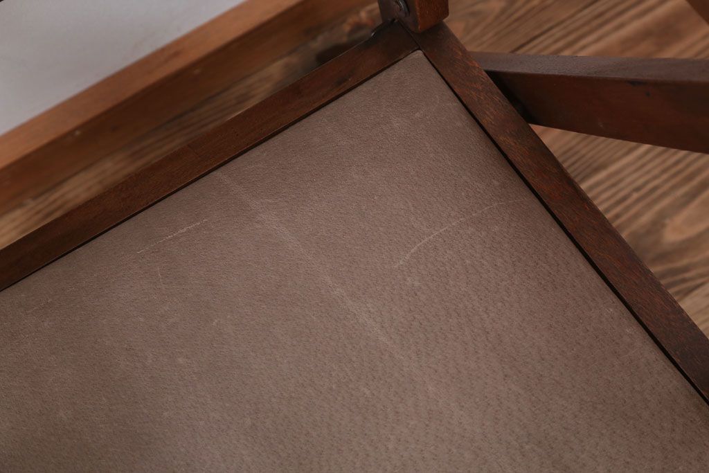 ヴィンテージ家具　昭和レトロ　ビンテージキツツキ　飛騨産業　本革座面の折りたたみアームチェア