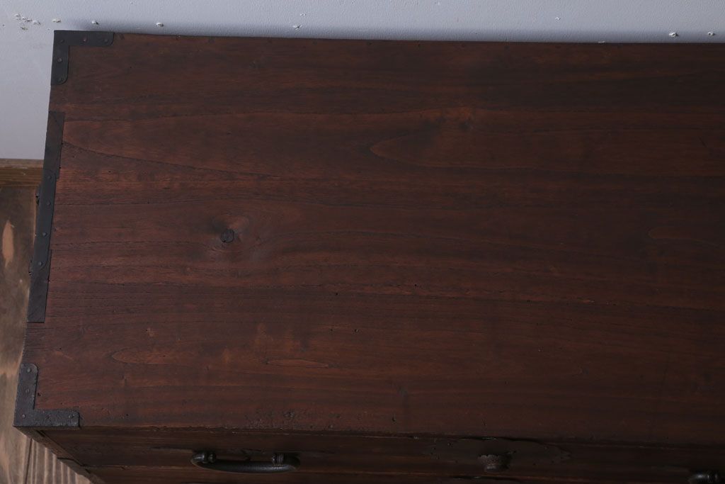 アンティーク家具　古民具・骨董　明治〜大正　総桐材!金具が立派な時代箪笥ローボード(衣装箪笥、桐箪笥、桐たんす)(2)