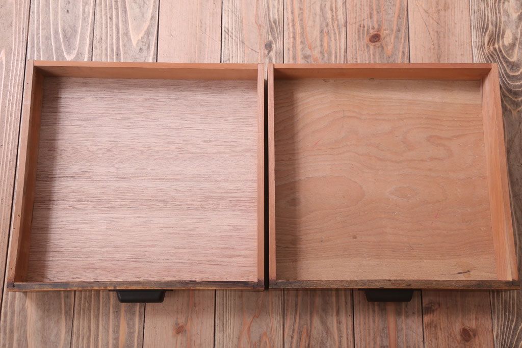 アンティーク家具　和製アンティーク　古い木製の2杯引き出し付き文机(1)