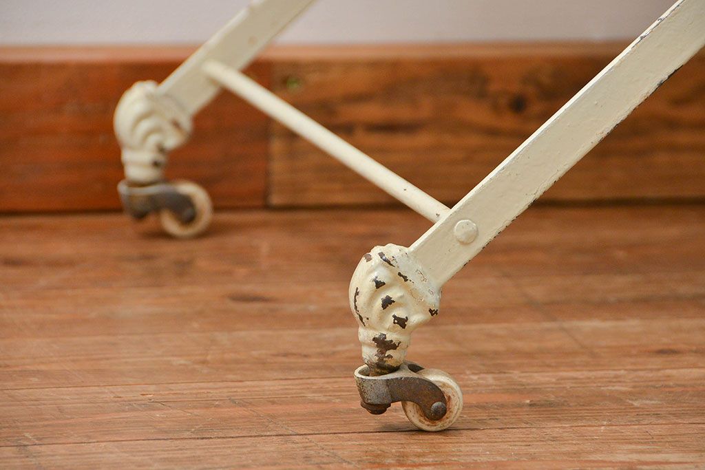 アンティーク家具　フランスアンティーク　小振りなフォールディングベビーベッド