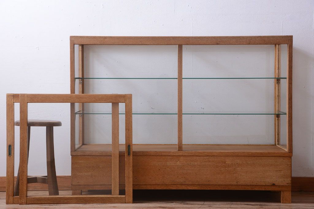 レトロ家具 昭和レトロ 古い木製のシンプルなアンティークガラス