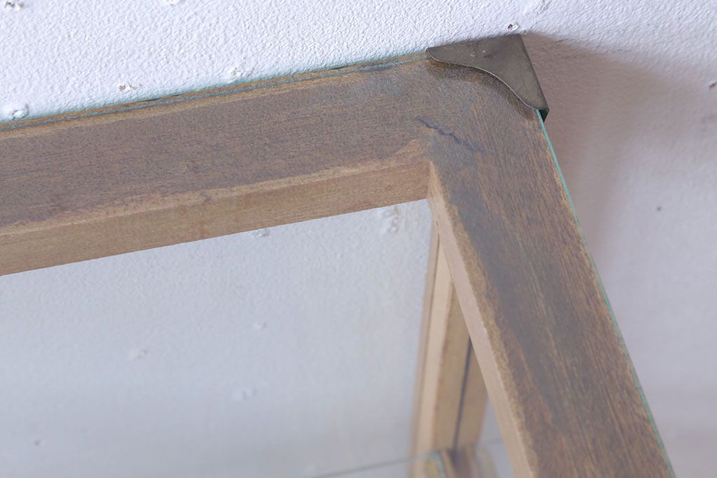 レトロ家具　昭和レトロ　脚付き!小ぶりな縦型ガラスケース(2)