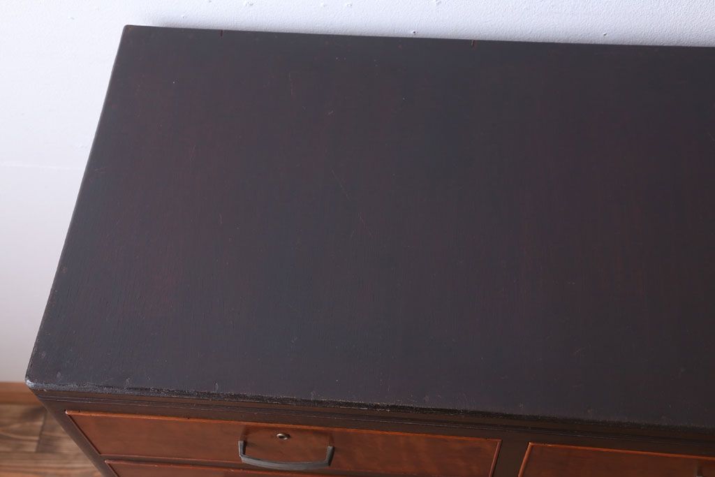 レトロ家具　昭和レトロ　シンプルデザイン!古い木のアンティークチェスト