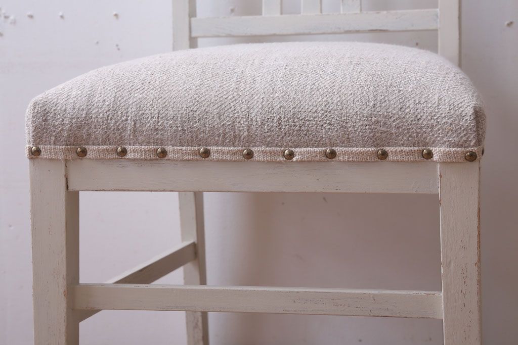 アンティーク家具　アンティークペイント　アンティークリネン座面の白いチェア(椅子)