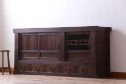 アンティーク家具　古民具・骨董 丸桟仕上げの変わり型水屋箪笥サイドボード(収納棚)