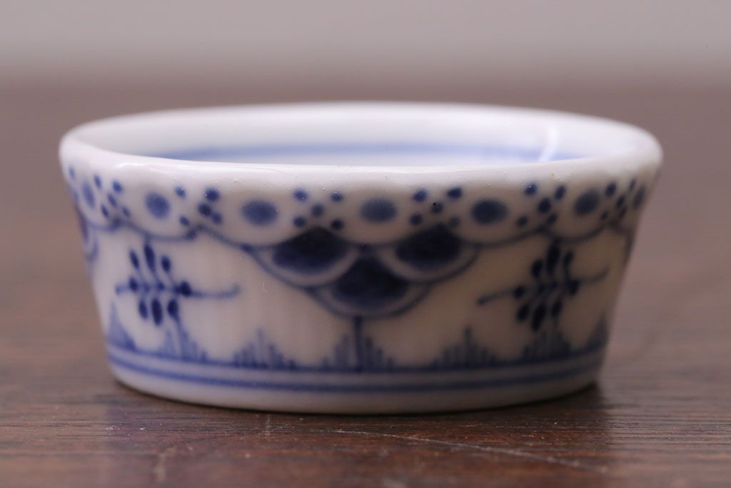 アンティーク雑貨　中古　ROYAL COPENHAGEN(ロイヤルコペンハーゲン)　BLUE FLUTED FULL LACE(ブルーフルーテッド フルレース) 小皿&ソーサー4客セット(洋食器)