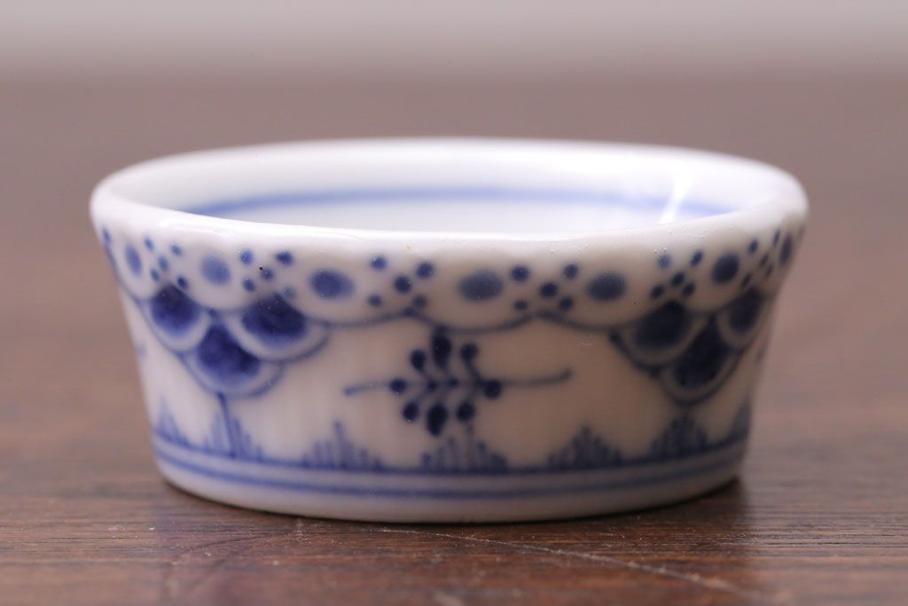アンティーク雑貨　中古　ROYAL COPENHAGEN(ロイヤルコペンハーゲン)　BLUE FLUTED FULL LACE(ブルーフルーテッド フルレース) 小皿&ソーサー4客セット(洋食器)